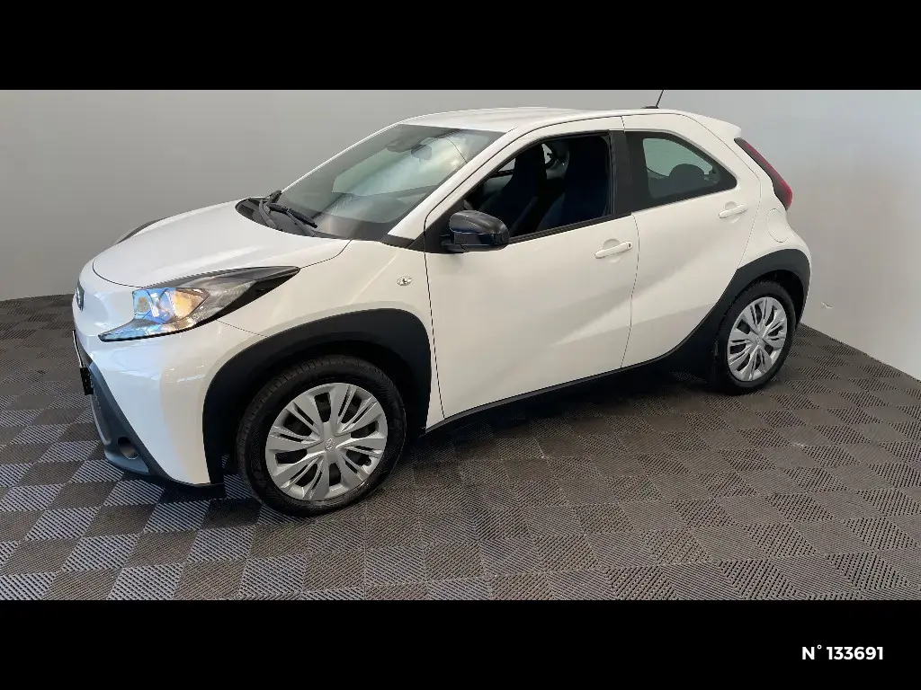 TOYOTA AYGO X - Miniature 4