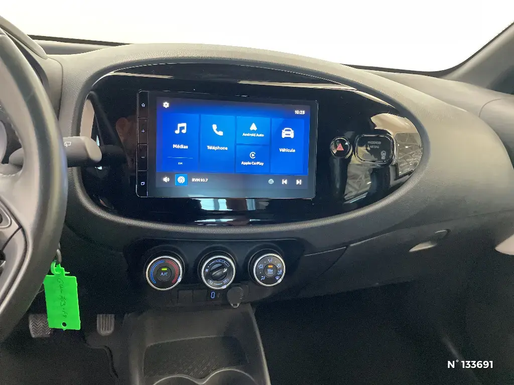 TOYOTA AYGO X - Miniature 7