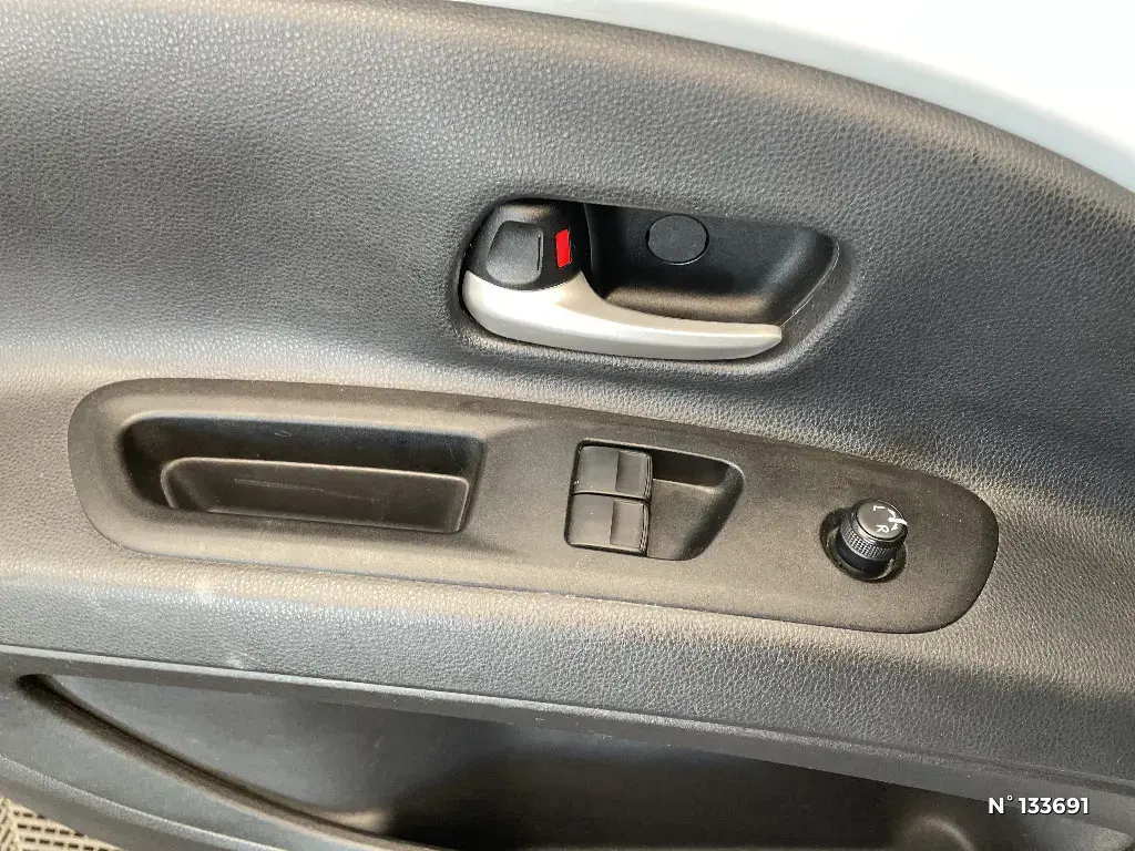 TOYOTA AYGO X - Miniature 16