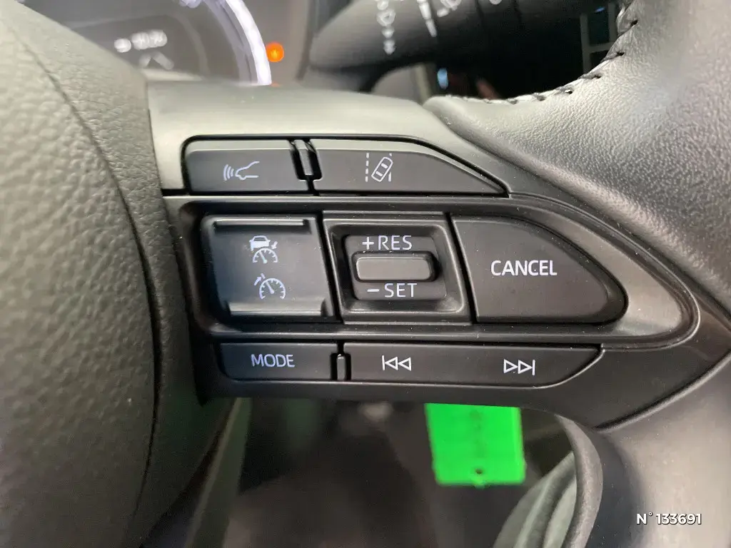TOYOTA AYGO X - Miniature 18