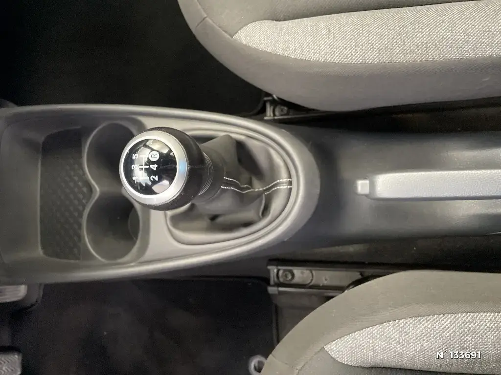 TOYOTA AYGO X - Miniature 21