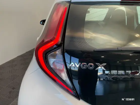 TOYOTA AYGO X - voiture d'occasion - Photo 29