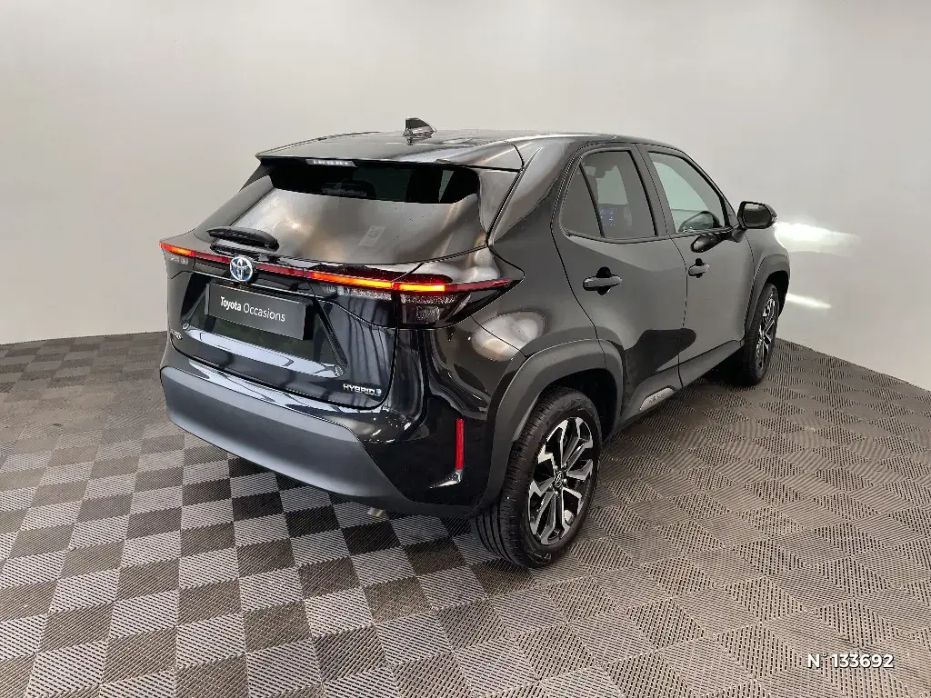 TOYOTA YARIS CROSS I - Miniature 2