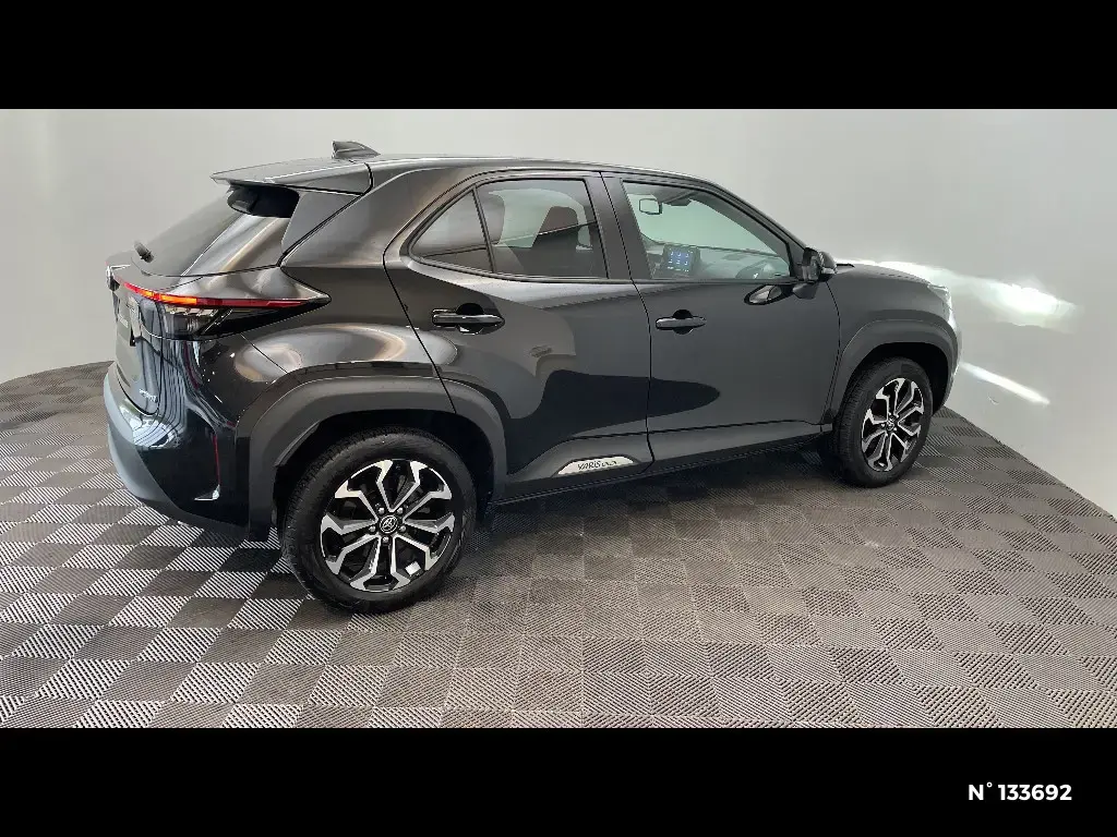 TOYOTA YARIS CROSS I - Miniature 3