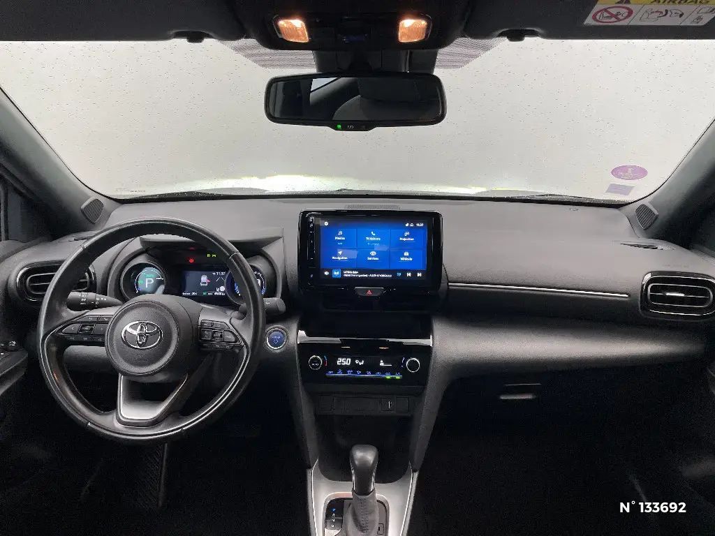 TOYOTA YARIS CROSS I - Miniature 6