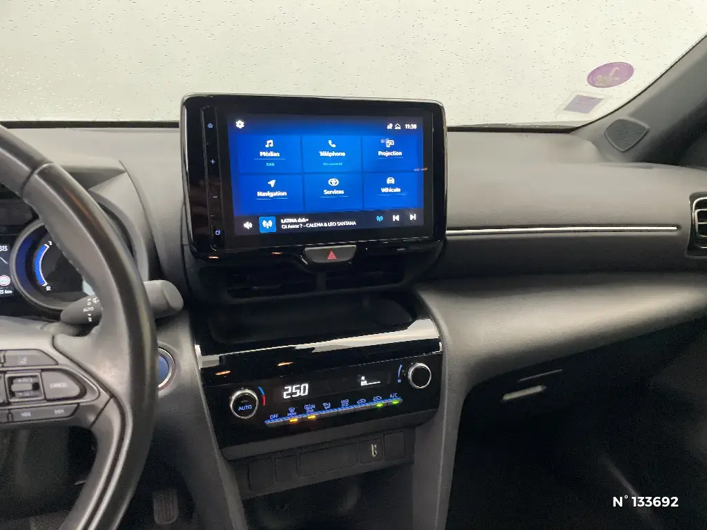 TOYOTA YARIS CROSS I - Miniature 7