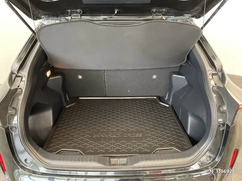 TOYOTA YARIS CROSS I - Miniature 10