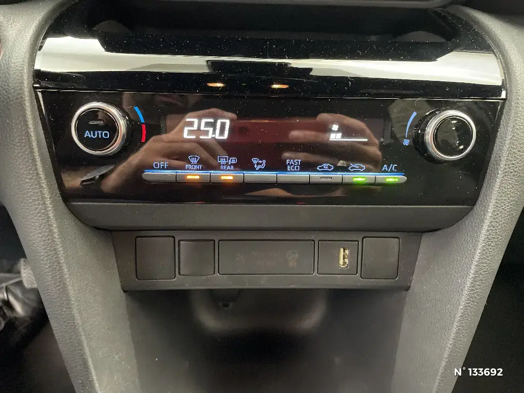 TOYOTA YARIS CROSS I - Miniature 12