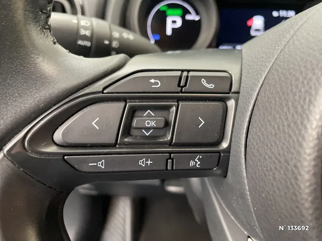TOYOTA YARIS CROSS I - Miniature 18