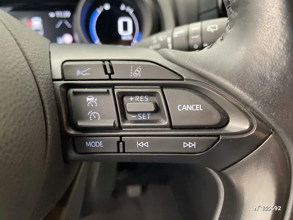 TOYOTA YARIS CROSS I - Miniature 19