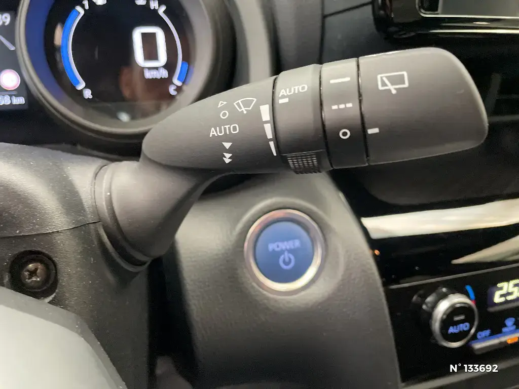 TOYOTA YARIS CROSS I - Miniature 20