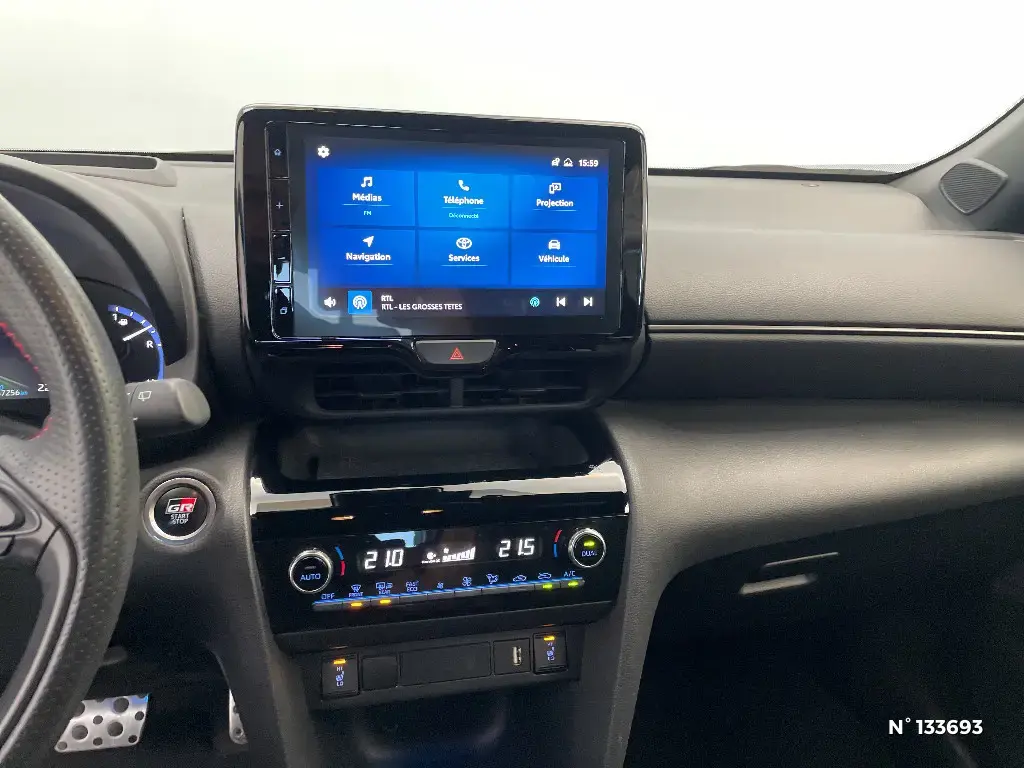 TOYOTA YARIS CROSS I - Miniature 7