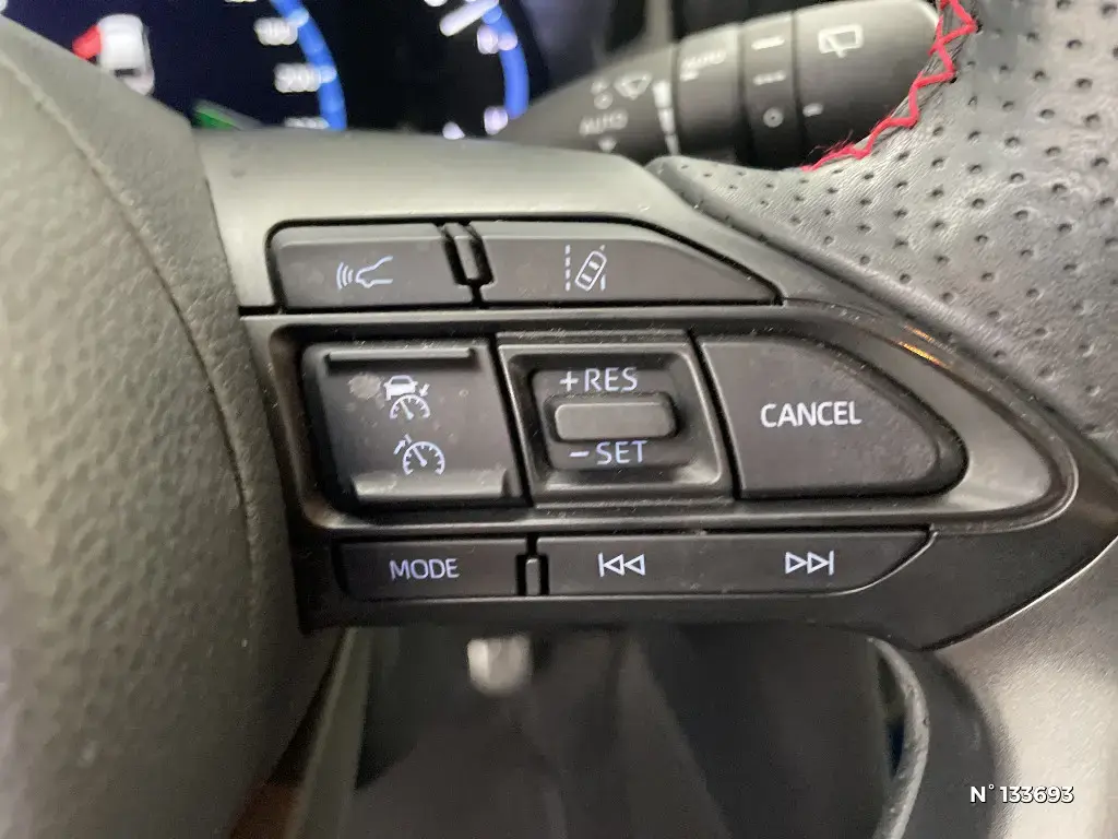 TOYOTA YARIS CROSS I - Miniature 19