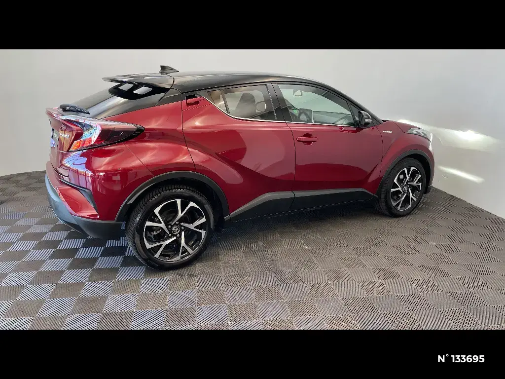 TOYOTA C-HR - Miniature 3
