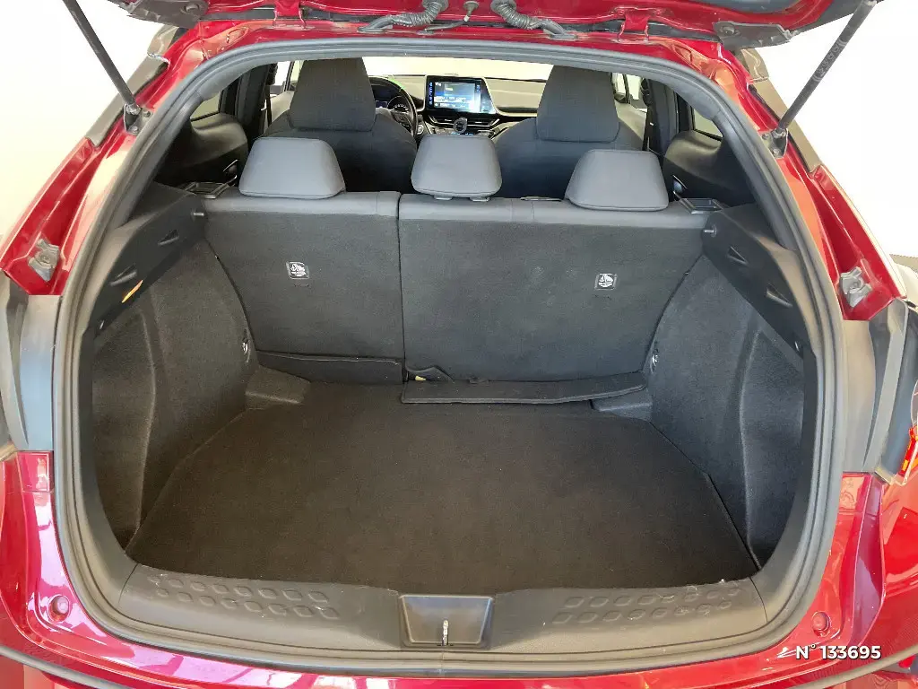 TOYOTA C-HR - Miniature 9