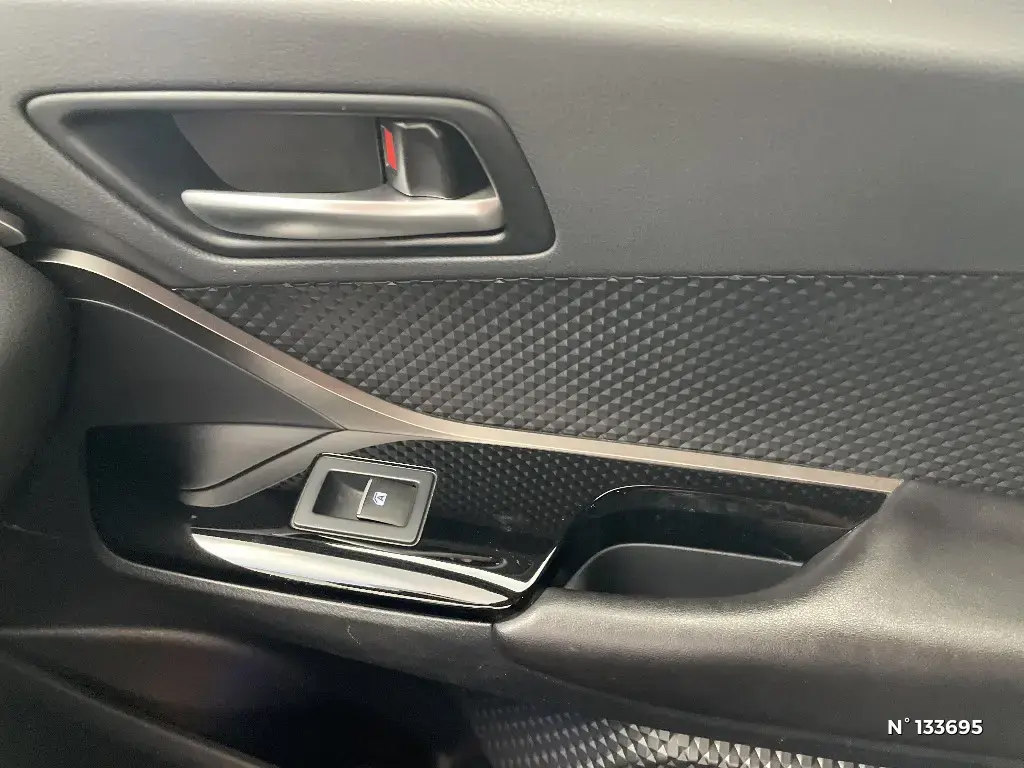TOYOTA C-HR - Miniature 12