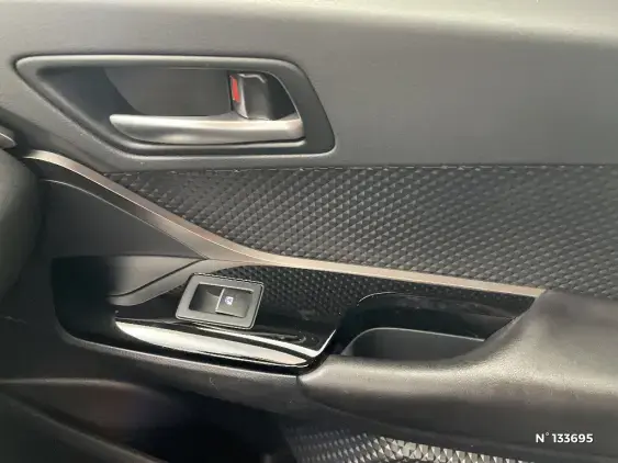 TOYOTA C-HR - voiture d'occasion - Photo 31