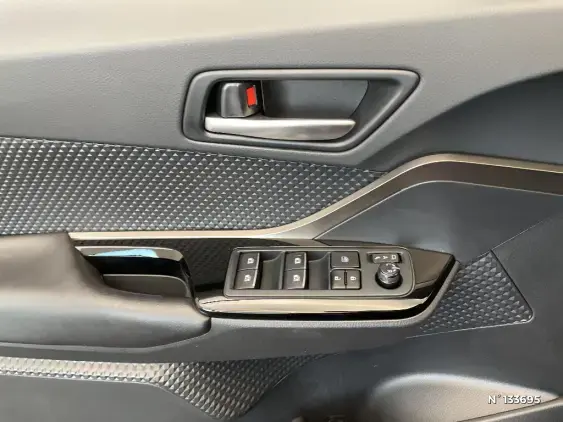 TOYOTA C-HR - voiture d'occasion - Photo 32