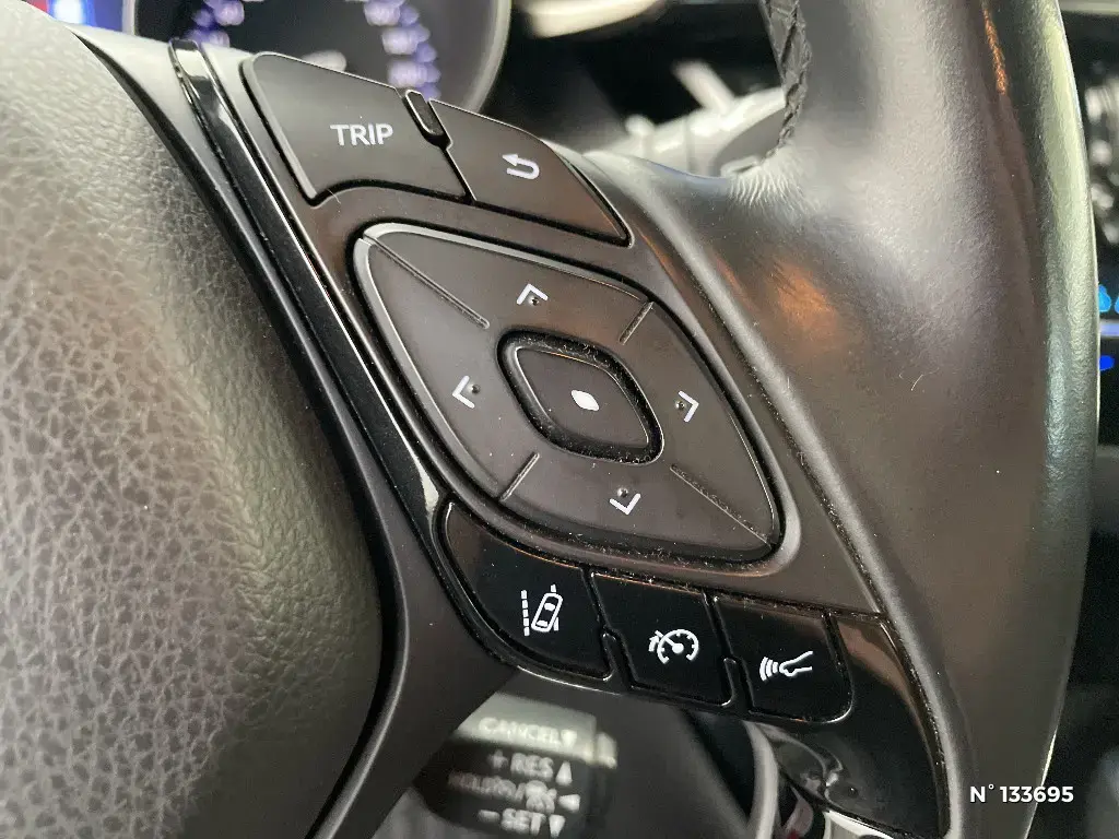TOYOTA C-HR - Miniature 15