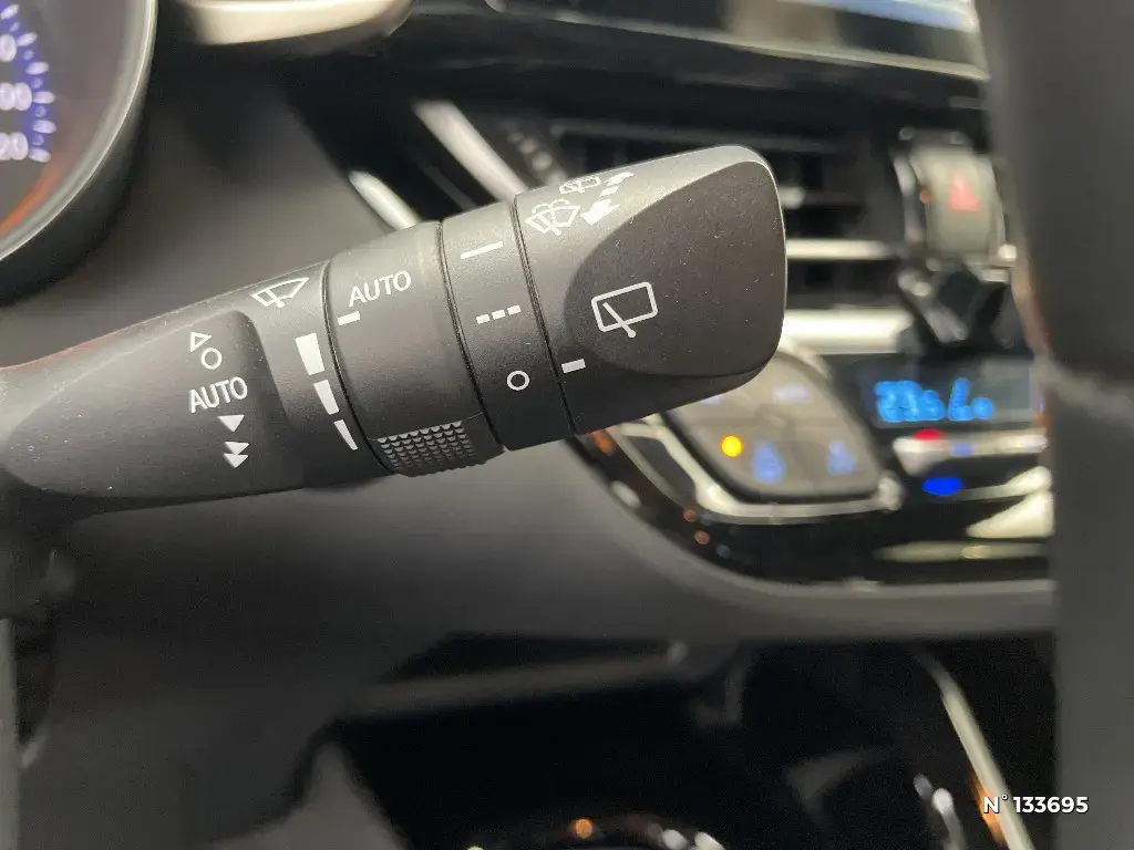 TOYOTA C-HR - Miniature 16
