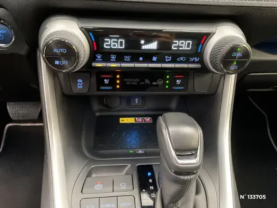 TOYOTA RAV4 V - voiture d'occasion - Photo 31