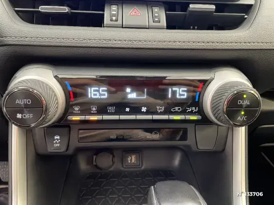 TOYOTA RAV4 V - voiture d'occasion - Photo 37