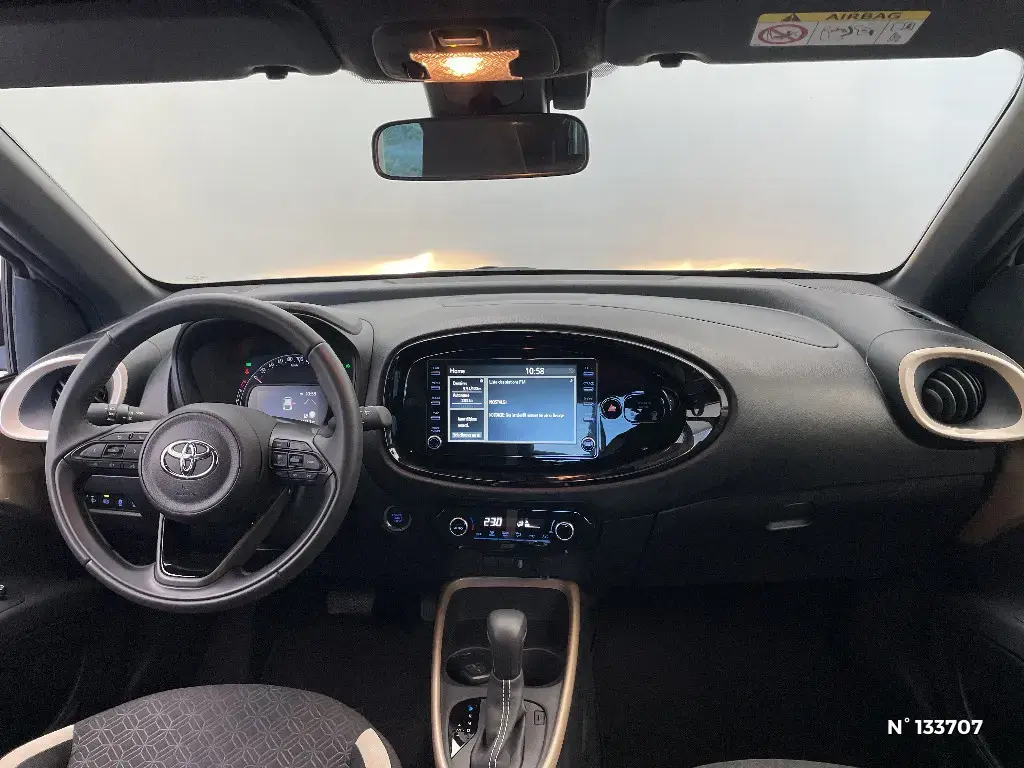 TOYOTA AYGO X - Miniature 6