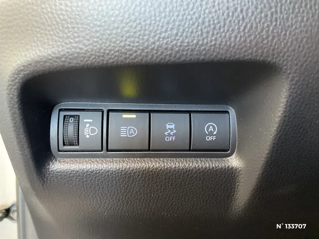 TOYOTA AYGO X - Miniature 11