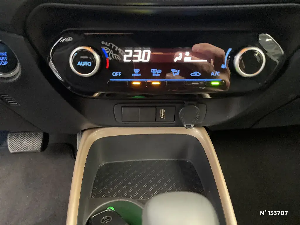 TOYOTA AYGO X - Miniature 12