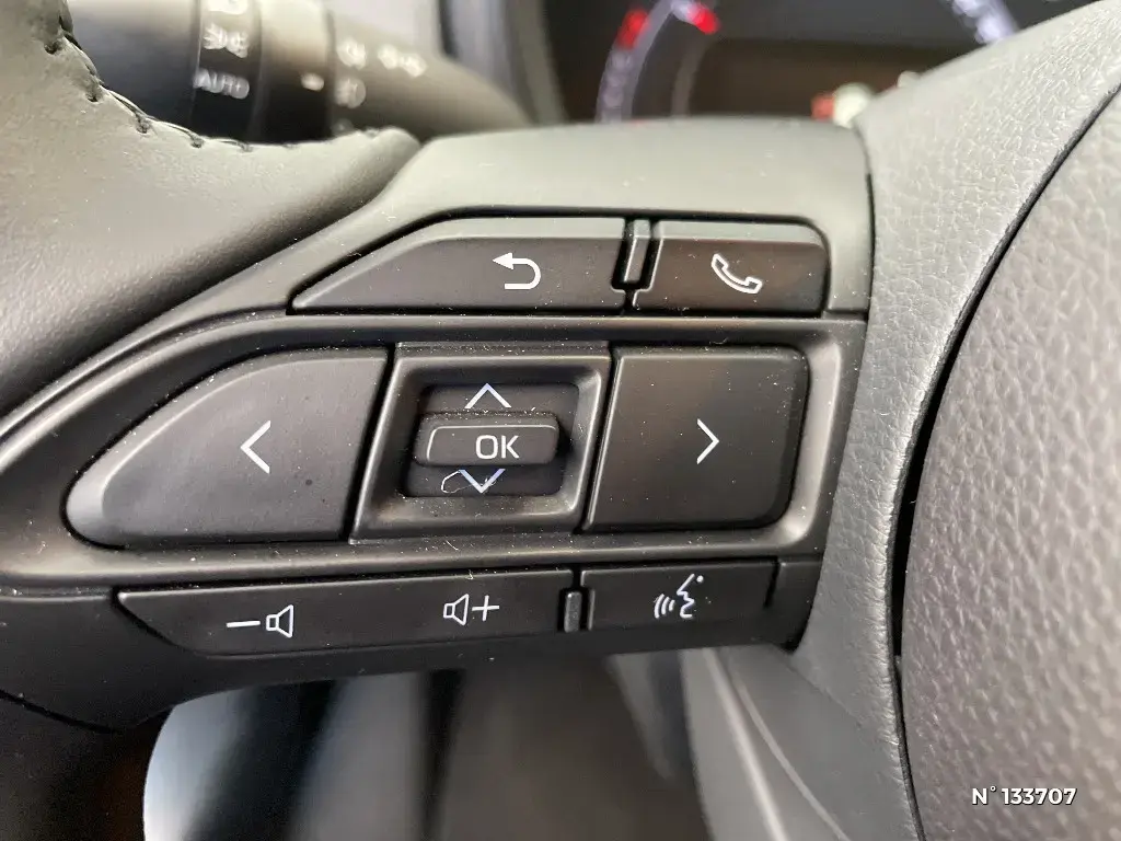 TOYOTA AYGO X - Miniature 18