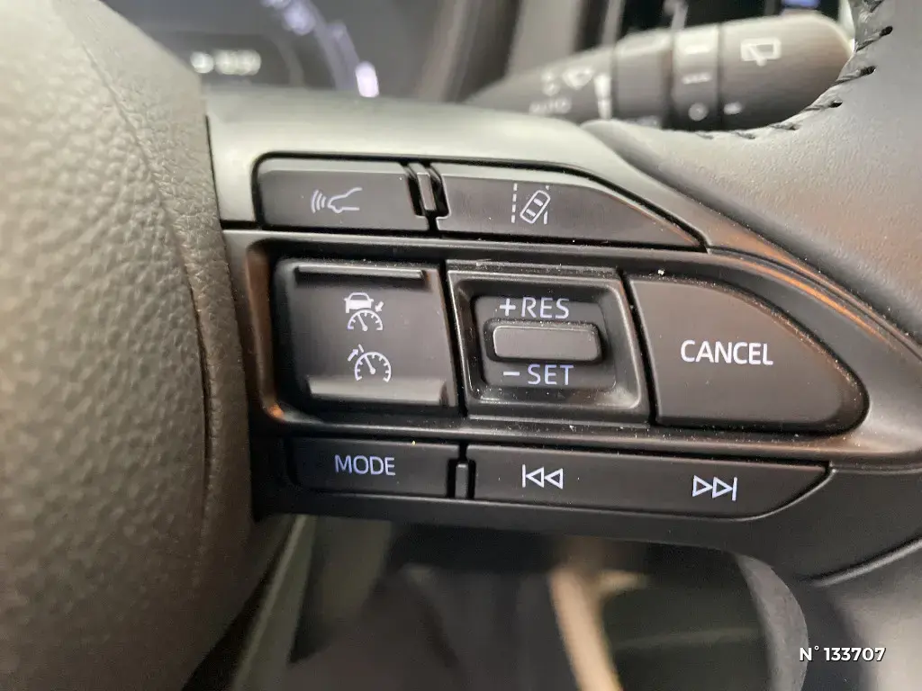TOYOTA AYGO X - Miniature 19