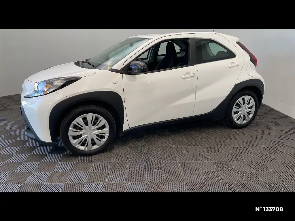 TOYOTA AYGO X - Miniature 4