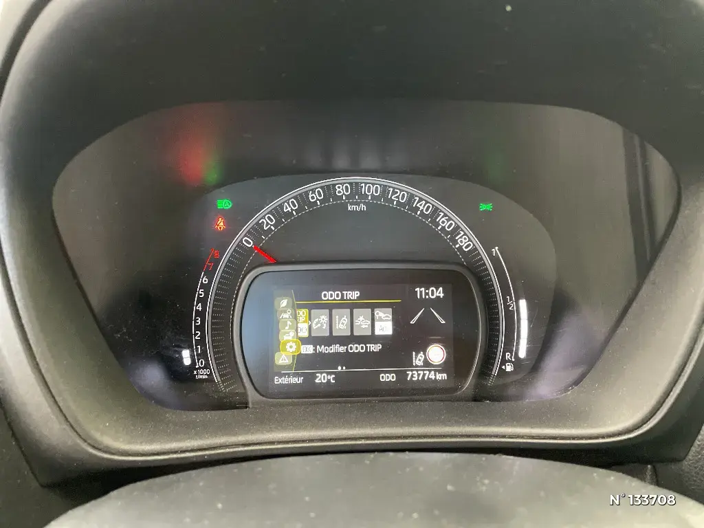 TOYOTA AYGO X - Miniature 8