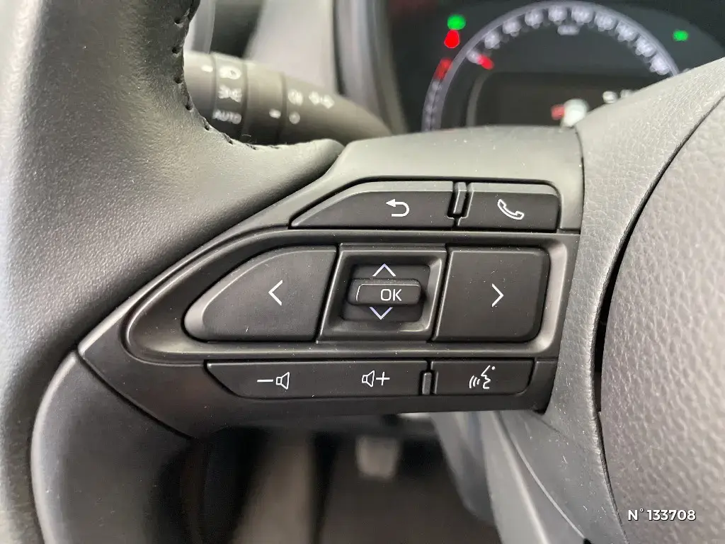 TOYOTA AYGO X - Miniature 18