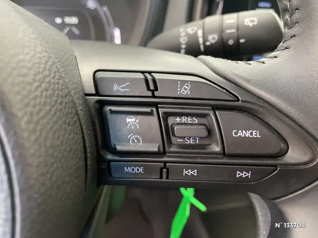 TOYOTA AYGO X - Miniature 19