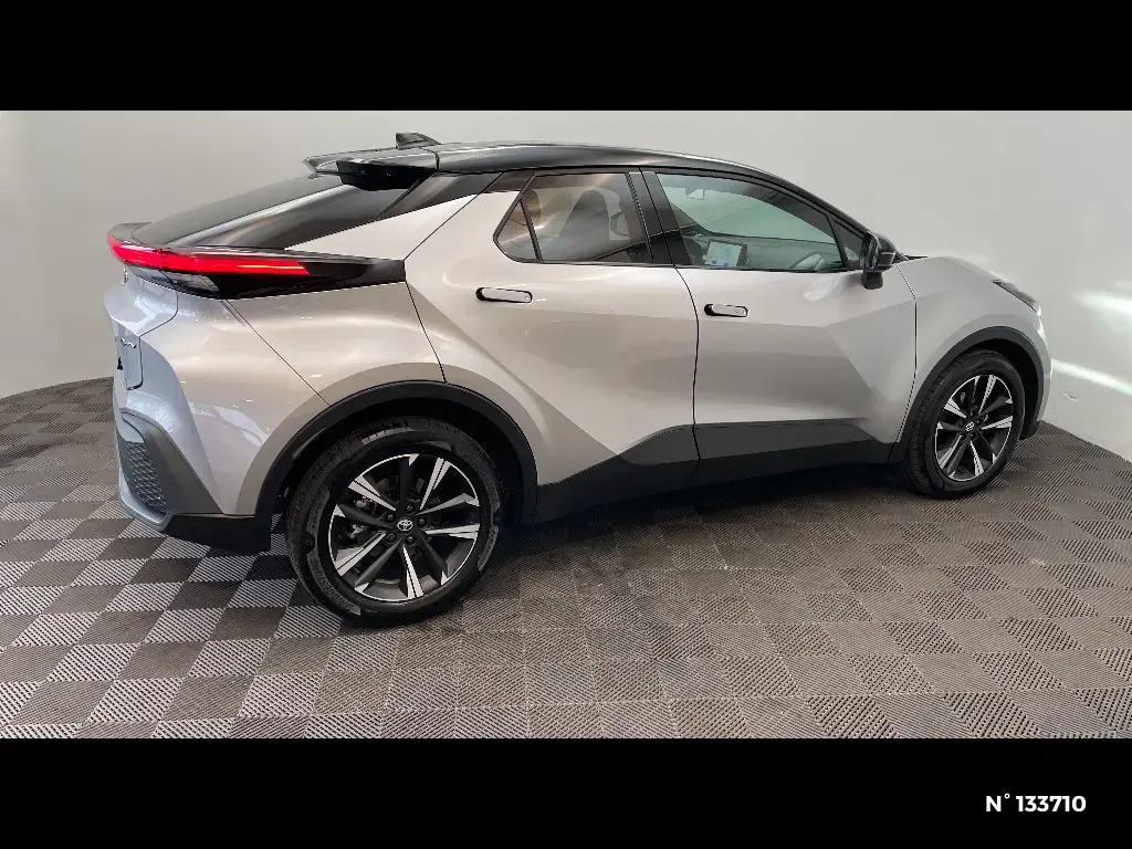 TOYOTA C-HR II - Miniature 3