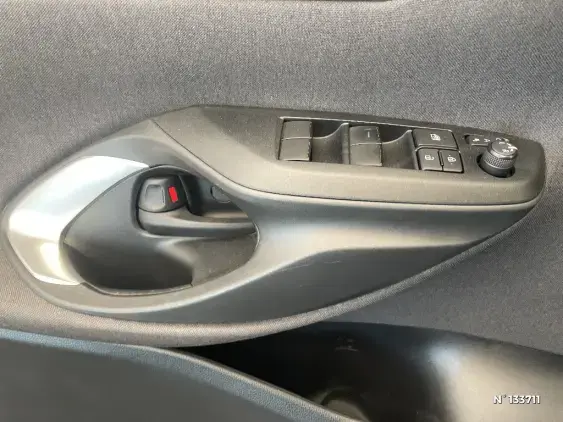 TOYOTA YARIS IV - voiture d'occasion - Photo 36