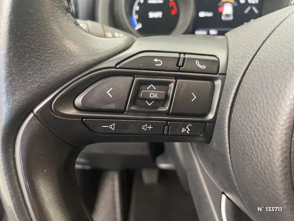 TOYOTA YARIS IV - Miniature 19