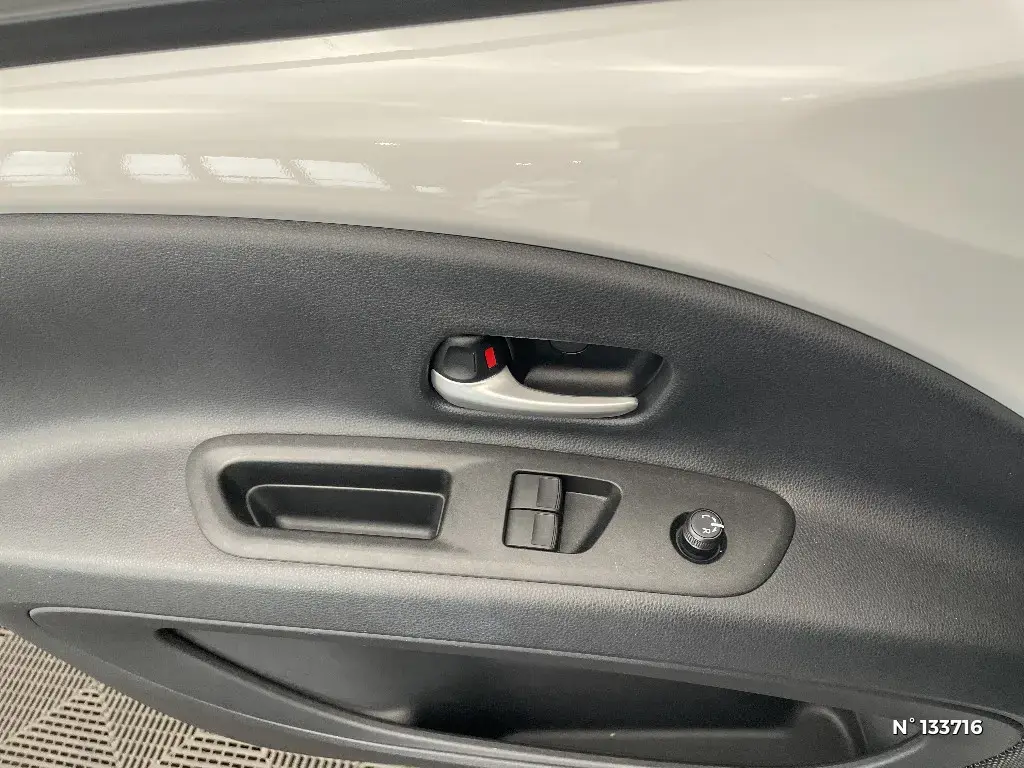 TOYOTA AYGO X - Miniature 12