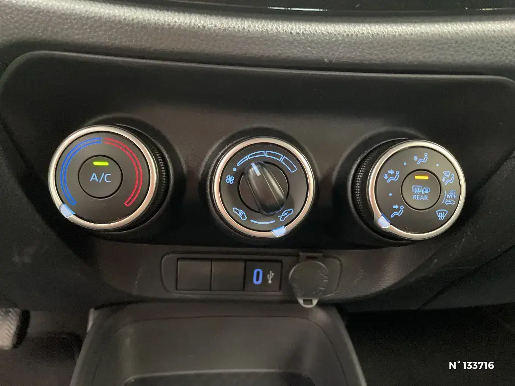 TOYOTA AYGO X - Miniature 18