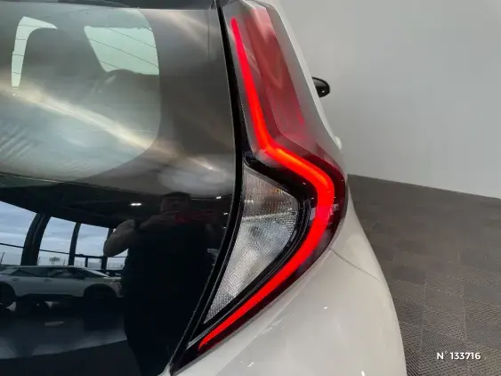 TOYOTA AYGO X - voiture d'occasion - Photo 26
