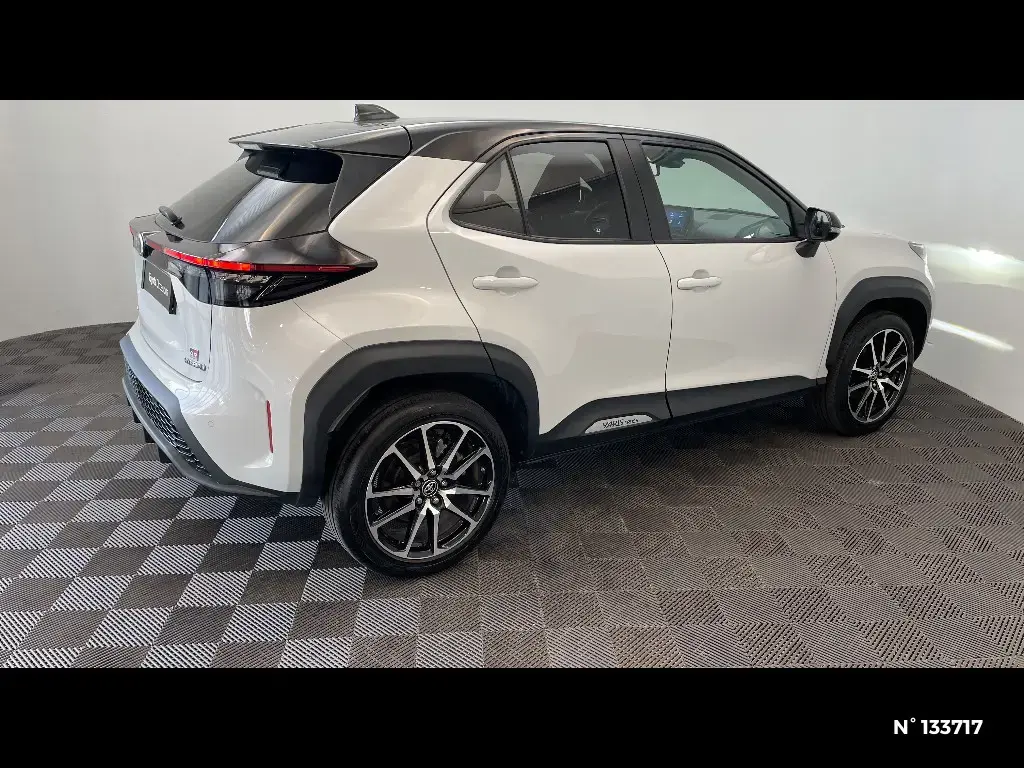 TOYOTA YARIS CROSS I - Miniature 3
