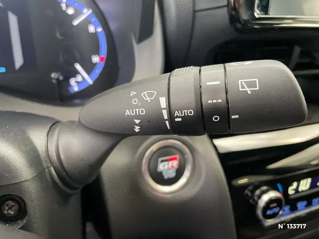 TOYOTA YARIS CROSS I - Miniature 20