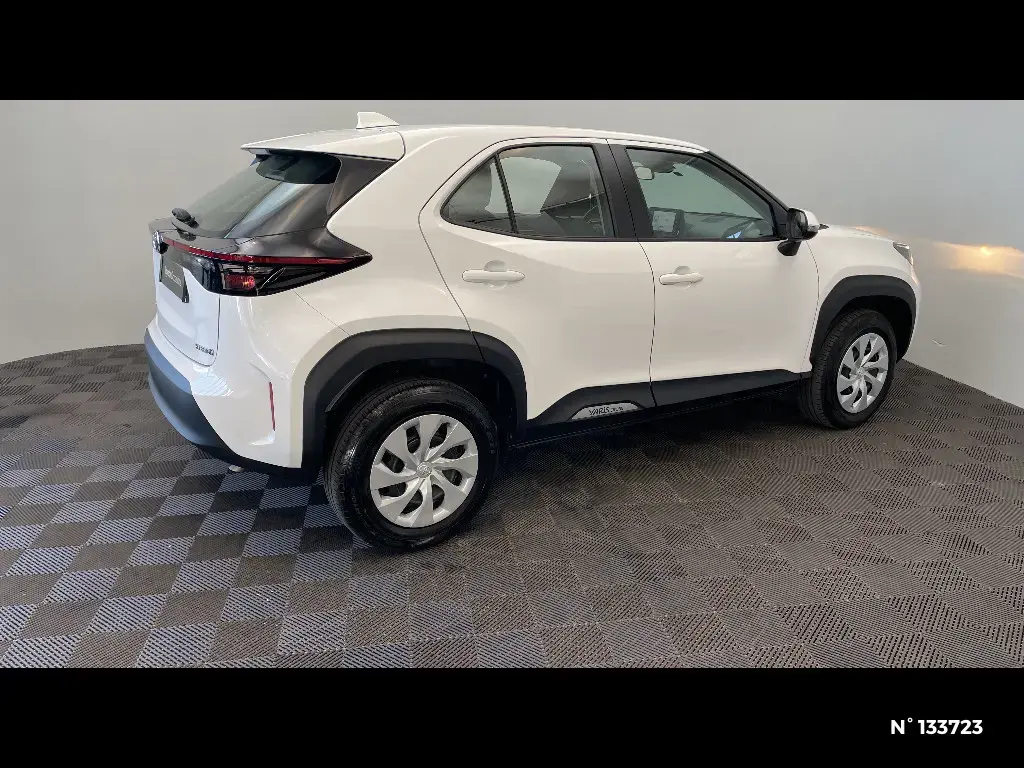 TOYOTA YARIS CROSS I - Miniature 3