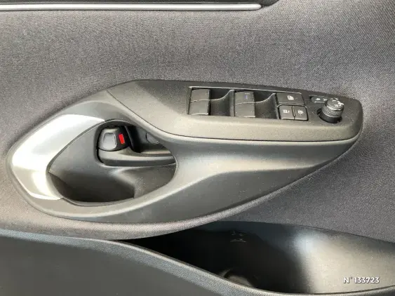TOYOTA YARIS CROSS I - voiture d'occasion - Photo 35