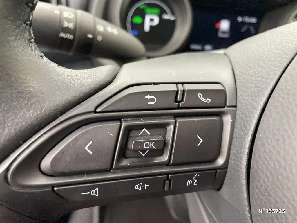 TOYOTA YARIS CROSS I - Miniature 17
