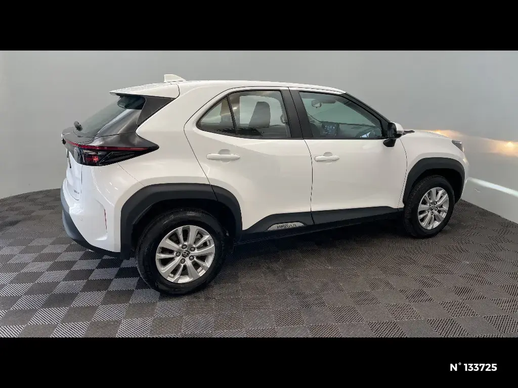 TOYOTA YARIS CROSS I - Miniature 3