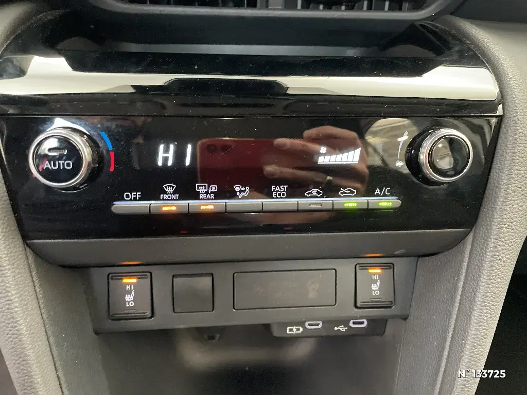 TOYOTA YARIS CROSS I - Miniature 12