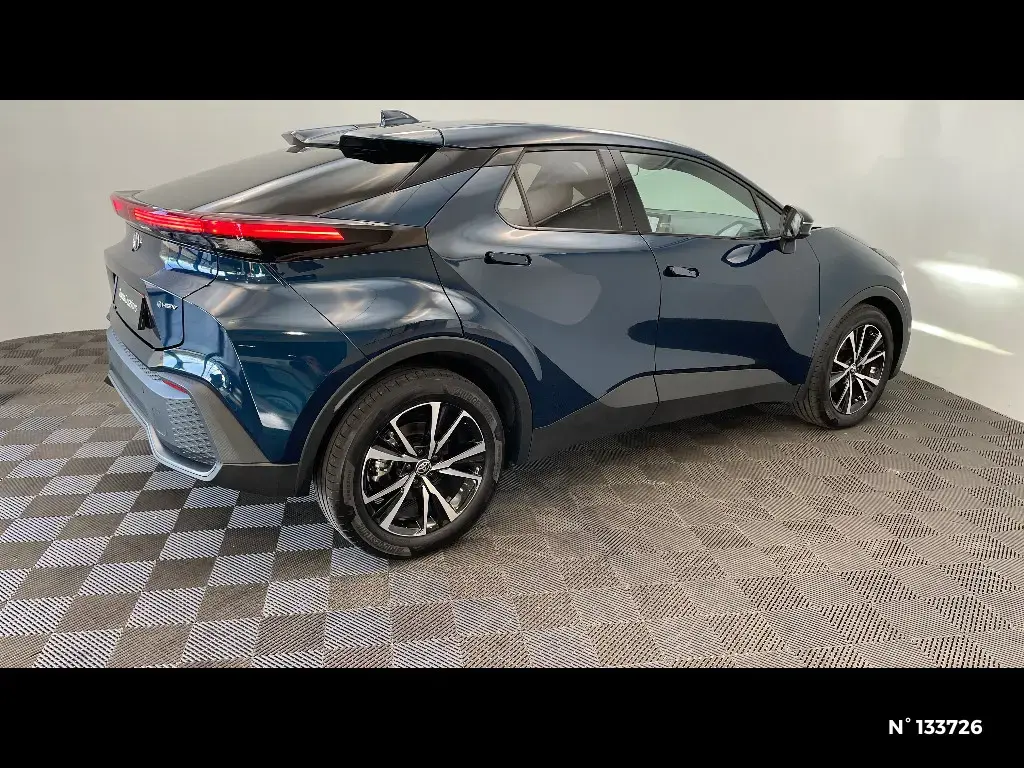 TOYOTA C-HR II - Miniature 3