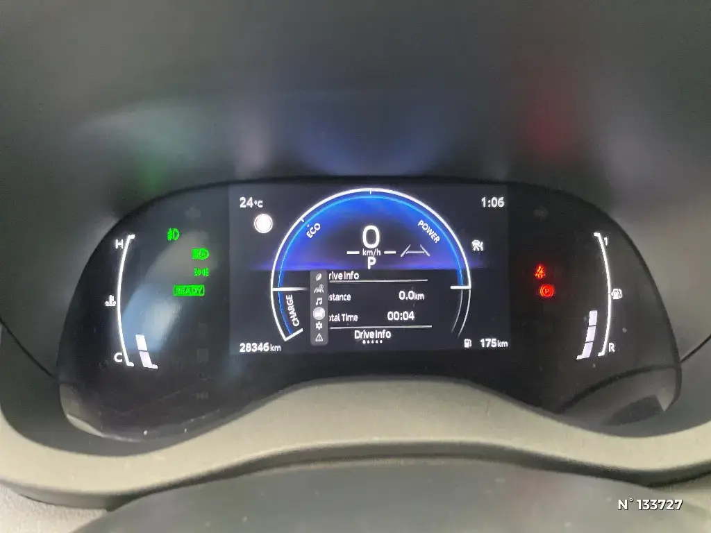 TOYOTA YARIS IV - Miniature 8